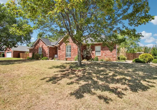 3rd image of 504 Pool Ln, Shawnee, OK 74801 | MLS# 1245399