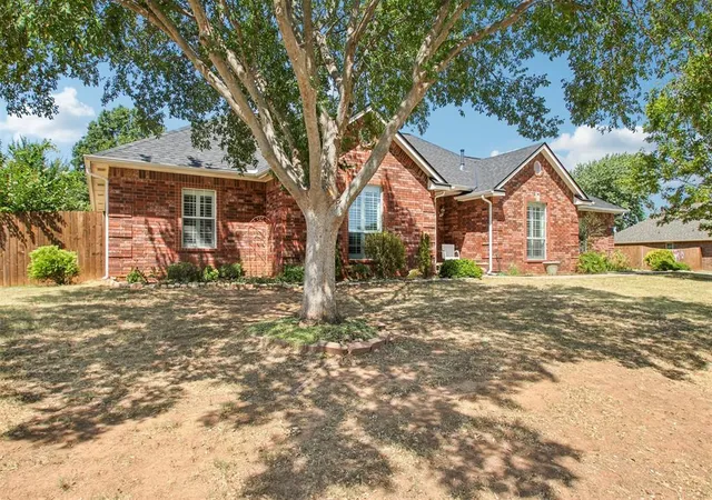 4th image of 504 Pool Ln, Shawnee, OK 74801 | MLS# 1245399