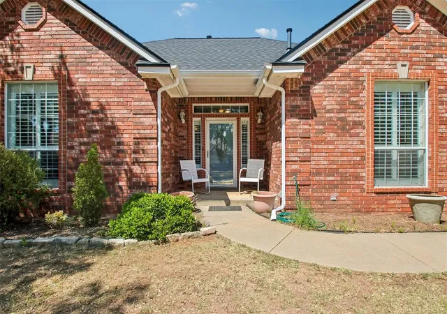 5th image of 504 Pool Ln, Shawnee, OK 74801 | MLS# 1245399