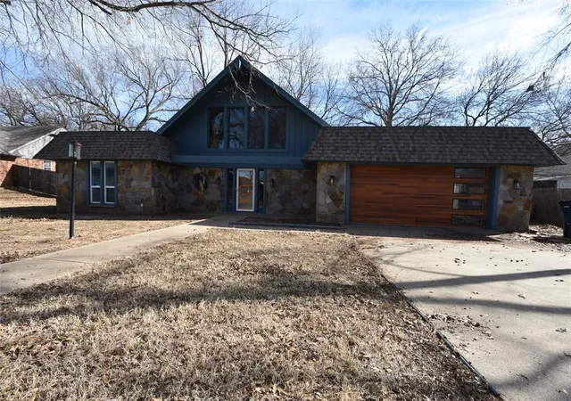 Photo 1 of Single family home for sale at 2206 Northwood Dr, Seminole, OK 74868 | MLS# 1245408 | Listing updated on 2026-09-03