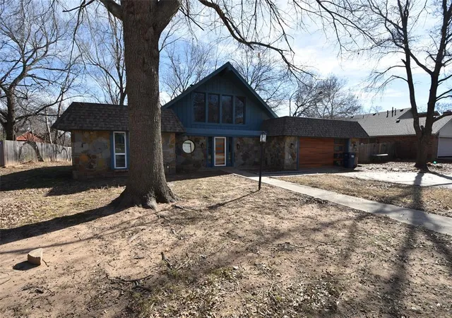 Photo 3 of Single family home for sale at 2206 Northwood Dr, Seminole, OK 74868 | MLS# 1245408 | Listing updated on 2026-09-03