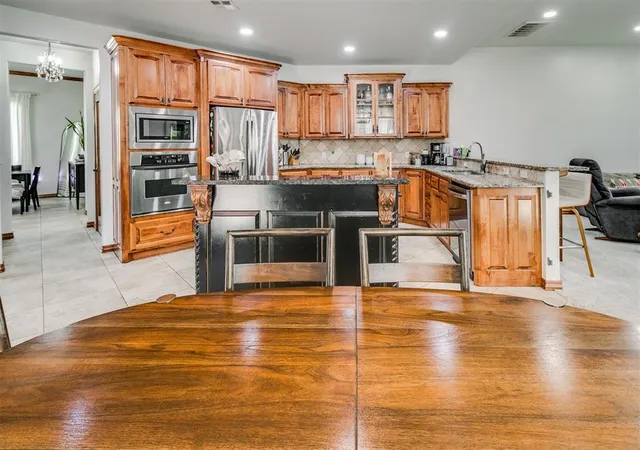 Photo 2 of Single family home for sale at 5832 Havenshire Ln, Edmond, OK 73034 | MLS# 1245409 | Listing updated on 2026-08-21