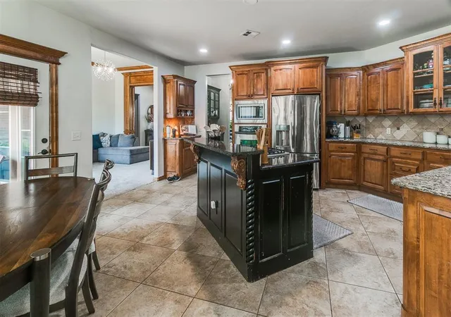 Photo 3 of Single family home for sale at 5832 Havenshire Ln, Edmond, OK 73034 | MLS# 1245409 | Listing updated on 2026-08-21