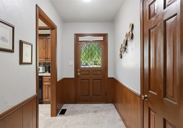 Photo 4 of Sale Pending at 5001 N Utah Ave, Oklahoma City, OK 73112 | MLS# 1245411 | Listing updated on 2026-08-30