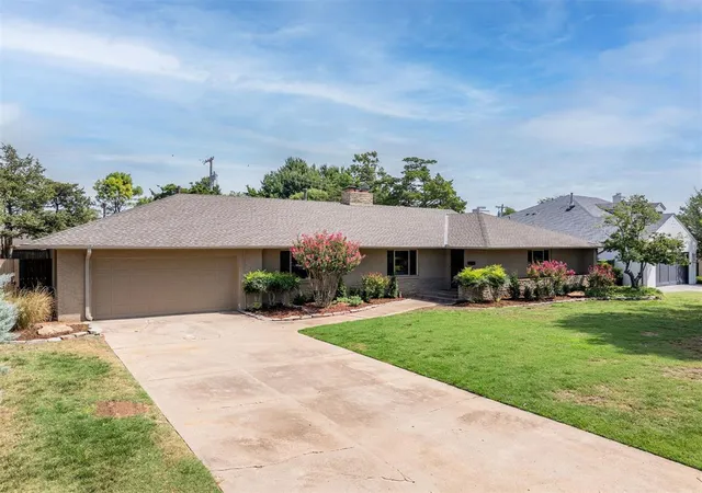 Photo 1 of Single family home for sale at 1807 Dorchester Dr, Nichols Hills, OK 73120 | MLS# 1245415 | Listing updated on 2026-08-21