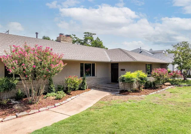 Photo 2 of Single family home for sale at 1807 Dorchester Dr, Nichols Hills, OK 73120 | MLS# 1245415 | Listing updated on 2026-08-21
