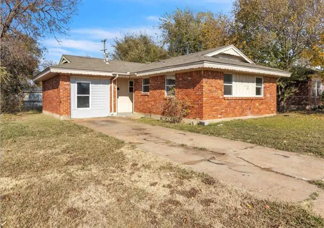 1st image of 713 Ne 37th St, Oklahoma City, OK 73105 | MLS# 1245423