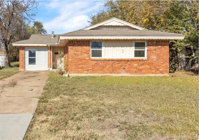 2nd image of 713 Ne 37th St, Oklahoma City, OK 73105 | MLS# 1245423