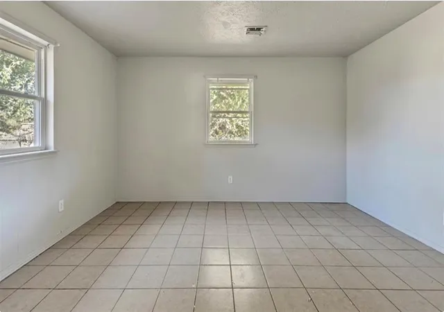 Photo 4 of Sale Pending at 713 NE 37th Street, Oklahoma City, OK 73105 | MLS# 1245423 | Listing updated on 2026-09-16