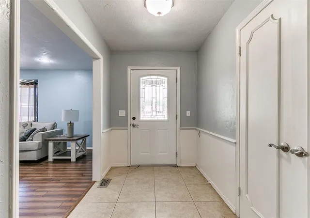 Photo 4 of Single family home for sale at 2318 Nw 43Rd St, Oklahoma City, OK 73112 | MLS# 1245446 | Listing updated on 2026-09-04