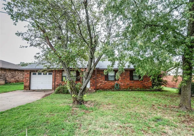 Photo 2 of Sale Pending at 1023 E 17th St, Chandler, OK 74834 | MLS# 1245452 | Listing updated on 2026-09-23