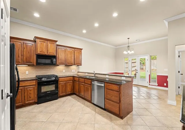 Photo 2 of Sale Pending at 4401 Spyglass Dr, Norman, OK 73072 | MLS# 1245455 | Listing updated on 2026-09-20