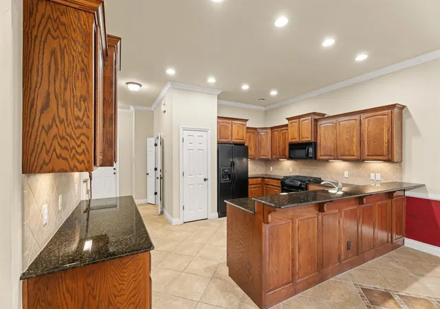 Photo 3 of Sale Pending at 4401 Spyglass Dr, Norman, OK 73072 | MLS# 1245455 | Listing updated on 2026-09-20