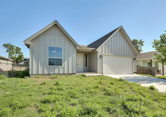 2nd image of 722 E Grant Ave, Guthrie, OK 73044 | MLS# 1245458