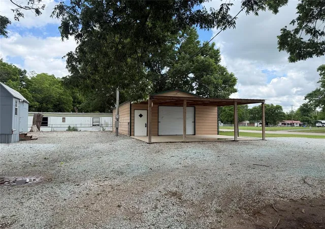 Photo 2 of Single family home for sale at 306 E Gentry Ave, Checotah, OK 74426 | MLS# 1245465 | Listing updated on 2026-08-21