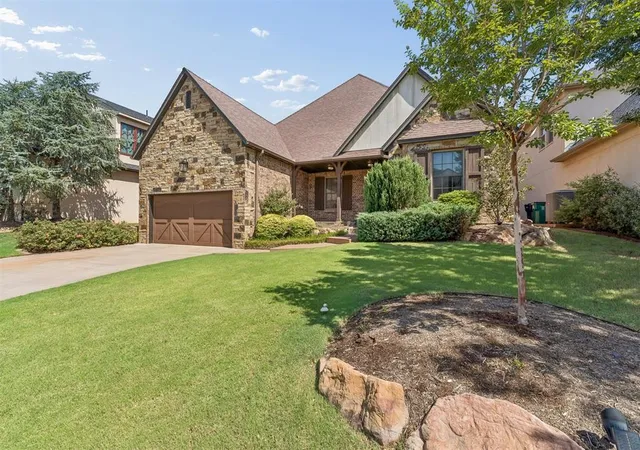 2nd image of 16816 Little Leaf Ln, Edmond, OK 73012 | MLS# 1245481