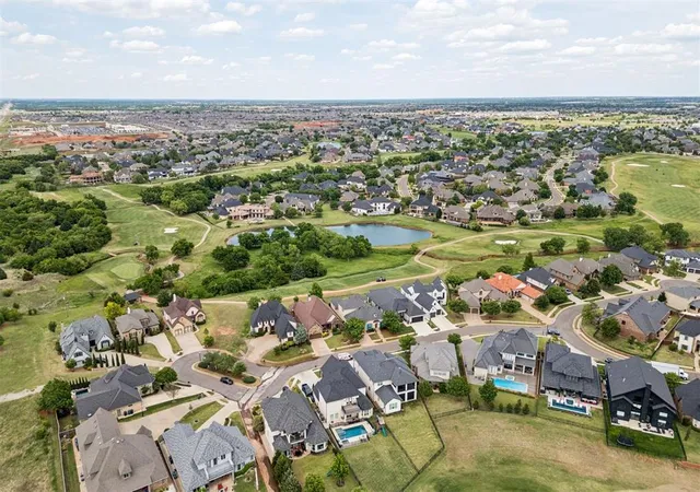 45th image of 16816 Little Leaf Ln, Edmond, OK 73012 | MLS# 1245481