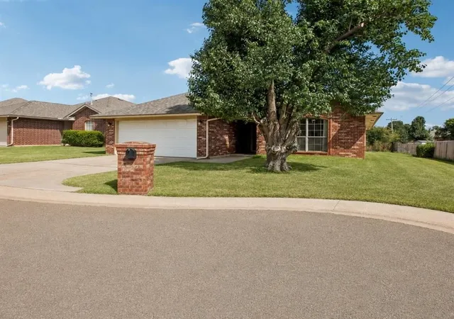 Photo 2 of Single family home for sale at 4921 Se 87th St, Oklahoma City, OK 73135 | MLS# 1245482 | Listing updated on 2026-09-24