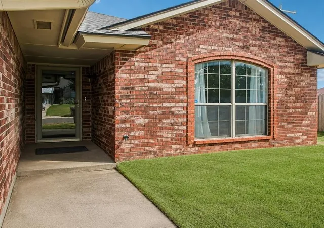 Photo 3 of Single family home for sale at 4921 Se 87th St, Oklahoma City, OK 73135 | MLS# 1245482 | Listing updated on 2026-09-24
