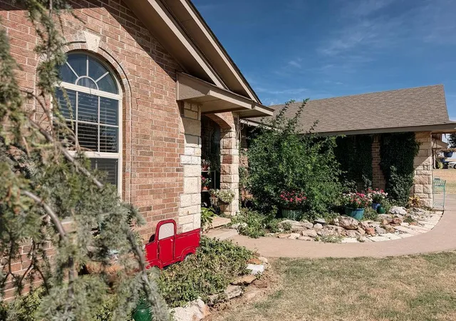 Photo 3 of Sale Pending at 912 Roger Ave, Hinton, OK 73047 | MLS# 1245490 | Listing updated on 2026-08-23