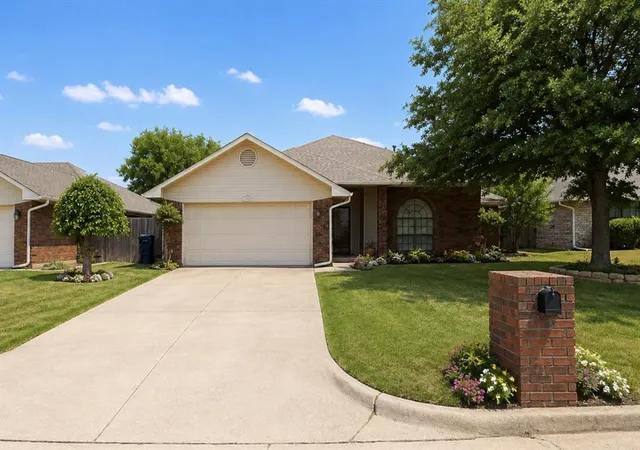 Photo 1 of Single family home for sale at 7200 Nw 102nd St, Oklahoma City, OK 73162 | MLS# 1245506 | Listing updated on 2026-08-22