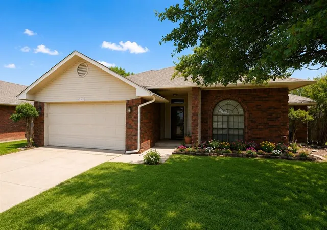 Photo 2 of Single family home for sale at 7200 Nw 102nd St, Oklahoma City, OK 73162 | MLS# 1245506 | Listing updated on 2026-08-22