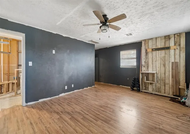 Photo 3 of Sale Pending at 18087 Donna Sue Dr, Shawnee, OK 74801 | MLS# 1245519 | Listing updated on 2026-09-02