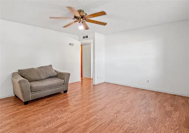 Photo 4 of Single family home for sale at 12337 Southgate Dr, Yukon, OK 73099 | MLS# 1245521 | Listing updated on 2026-09-30