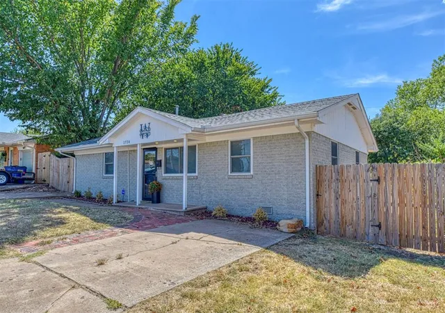 Photo 3 of Single family home for sale at 1724 S Jensen Ave, El Reno, OK 73036 | MLS# 1245526 | Listing updated on 2026-08-21