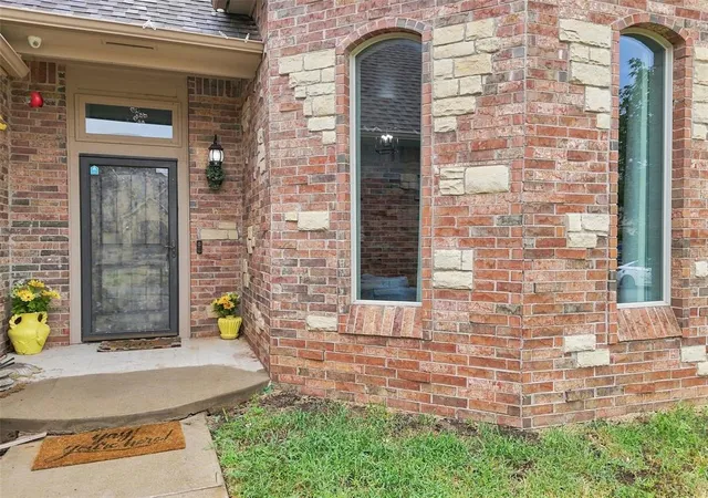 Photo 3 of Single family home for sale at 9316 Nw 133rd Ct, Yukon, OK 73099 | MLS# 1245537 | Listing updated on 2026-10-05