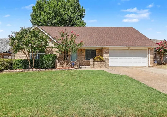 1st image of 11605 Mackel Dr, Oklahoma City, OK 73170 | MLS# 1245540