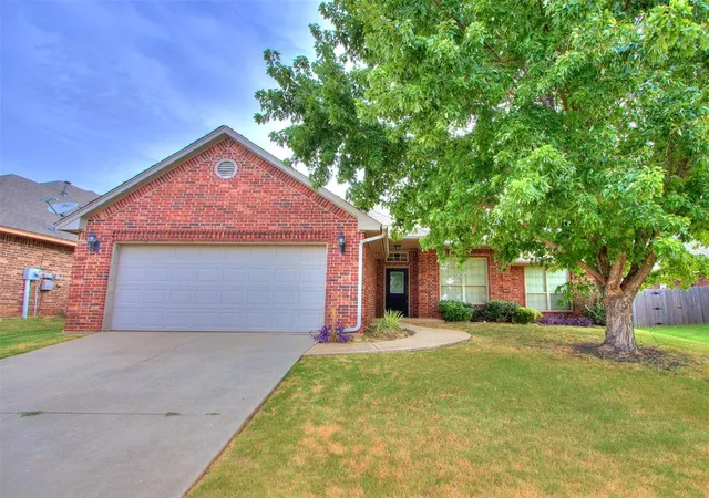 Photo 2 of Single family home for sale at 1625 Savannah Ln, Edmond, OK 73003 | MLS# 1245543 | Listing updated on 2026-09-19