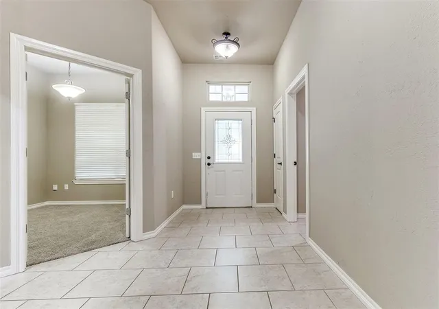 Photo 3 of Single family home for sale at 1625 Savannah Ln, Edmond, OK 73003 | MLS# 1245543 | Listing updated on 2026-09-19