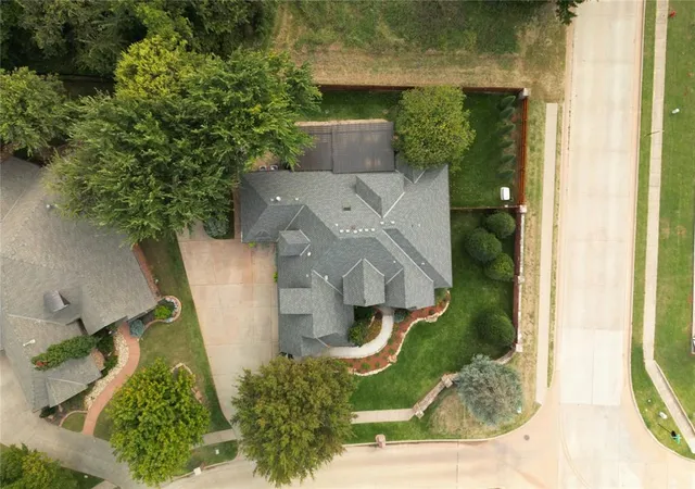 Photo 3 of Single family home for sale at 919 Stone Creek Blvd, Yukon, OK 73099 | MLS# 1245545 | Listing updated on 2026-09-28