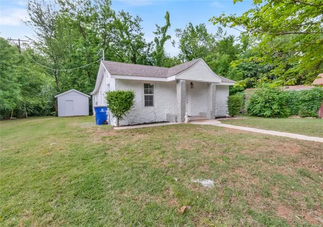 Photo 3 of Single family home for sale at 412 N 16th Street, Guthrie, OK 73044 | MLS# 1245557 | Listing updated on 2026-08-27