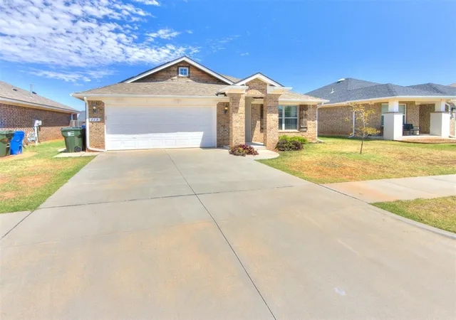 Photo 3 of Single family home for sale at 713 Blue Fish Ct, Norman, OK 73069 | MLS# 1245566 | Listing updated on 2026-09-02