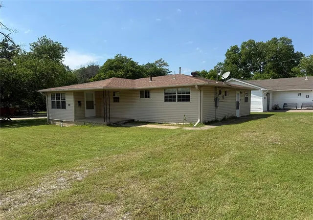 1st image of 417 W 8th St, Wewoka, OK 74884 | MLS# 1245574
