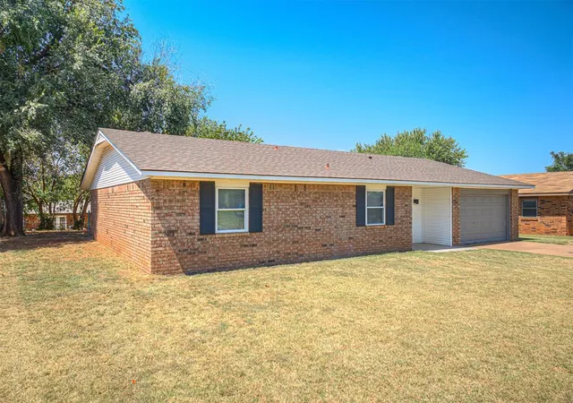 2nd image of 1009 Shady Creek Cir, Guthrie, OK 73044 | MLS# 1245609