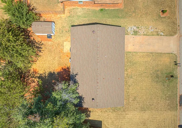 Photo 3 of Single family home for sale at 1009 Shady Creek Cir, Guthrie, OK 73044 | MLS# 1245609 | Listing updated on 2026-09-30