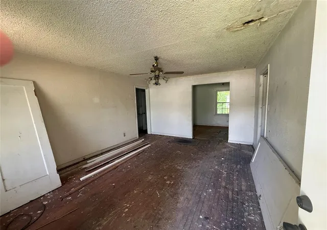 2nd image of 1129 N Woodward Ave, Oklahoma City, OK 73107 | MLS# 1245610