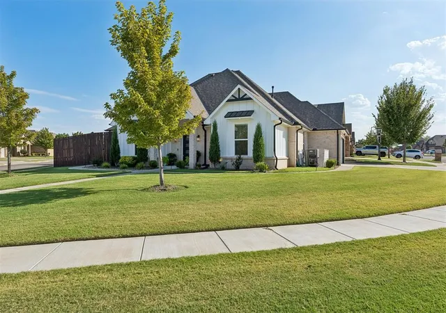 1st image of 1800 Lago Dr, Oklahoma City, OK 73160 | MLS# 1245612