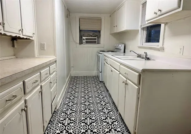 Photo 3 of Single family home for sale at 812 W Colorado Ave, Chickasha, OK 73018 | MLS# 1245627 | Listing updated on 2026-08-28