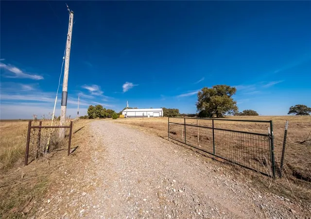 1st image of 19464 Luna Ln, Lindsay, OK 73052 | MLS# 1245642