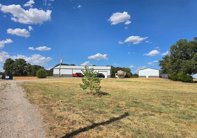 Single family home for sale at 19464 Luna Ln, Lindsay, OK 73052 | MLS# 1245642