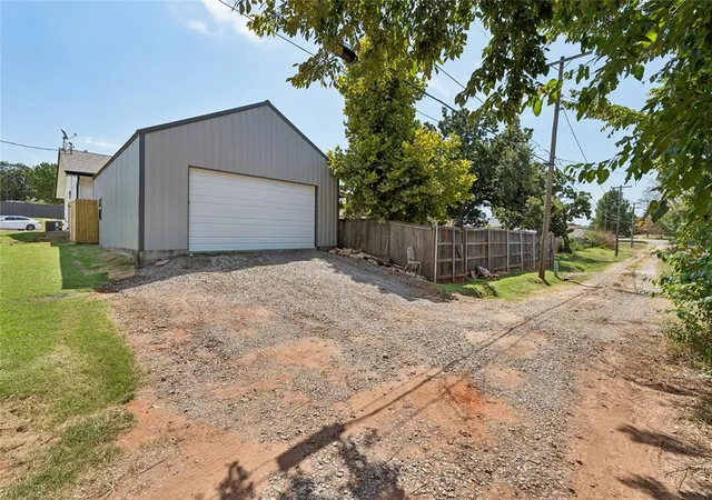 50th image of 115 Moorman Dr, Chandler, OK 74834 | MLS# 1245645