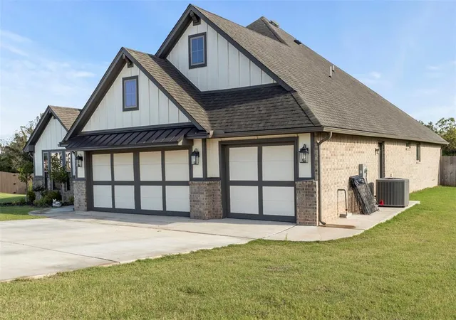 2nd image of 1093 Wild Rye Ct, Blanchard, OK 73010 | MLS# 1245652