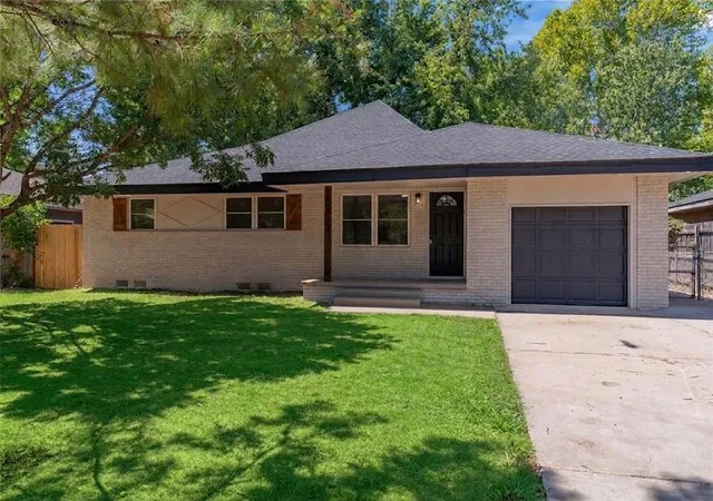 1st image of 526 Dee Ann Dr, Norman, OK 73069 | MLS# 1245661