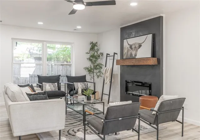 Photo 3 of Single family home for sale at 526 Dee Ann Dr, Norman, OK 73069 | MLS# 1245661 | Listing updated on 2026-09-26