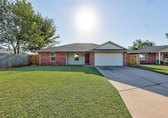 2nd image of 4405 Smoking Tree Dr, Shawnee, OK 74804 | MLS# 1245666