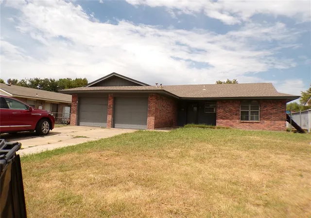 1st image of 609 Nw 17th St, Moore, OK 73160 | MLS# 1245667